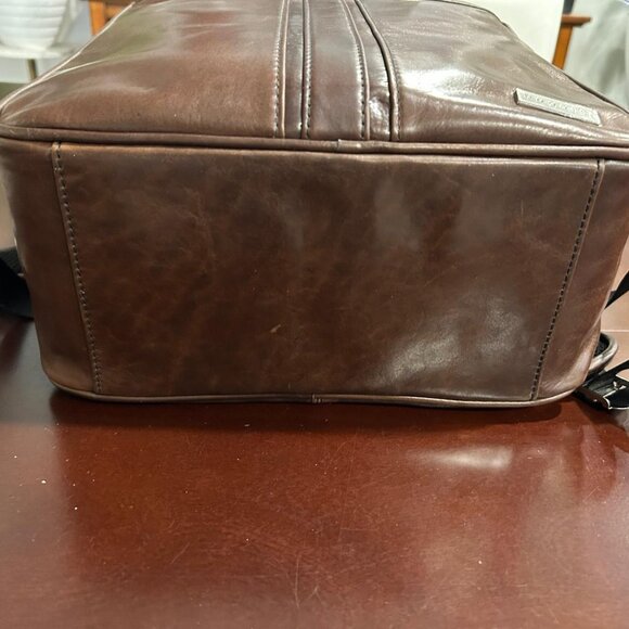Bugatti Genuine Leather Backpack - Picture 5 of 10